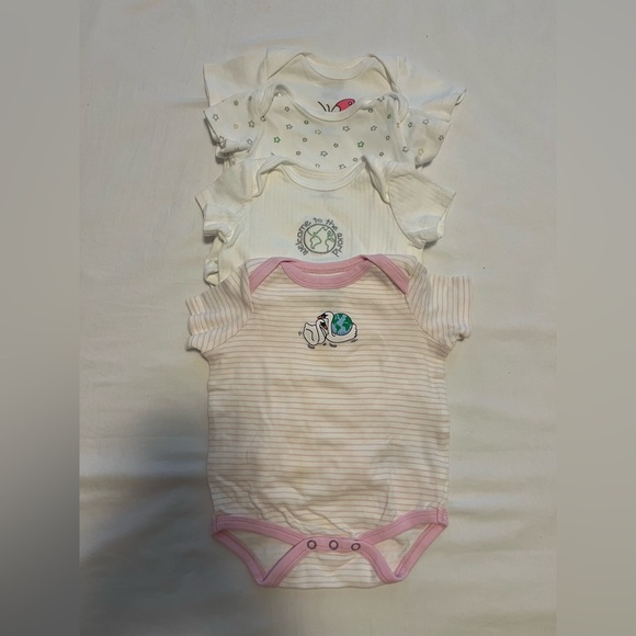 SOLD-Baby Outfits from Newborn to 24 M - Picture 7 of 10